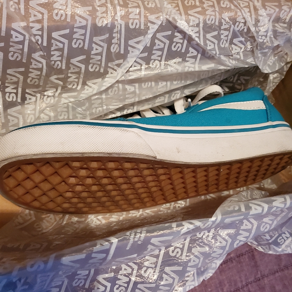 Vans - Picture 4 of 6